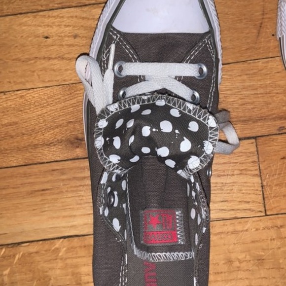 Grey converse - Picture 2 of 2